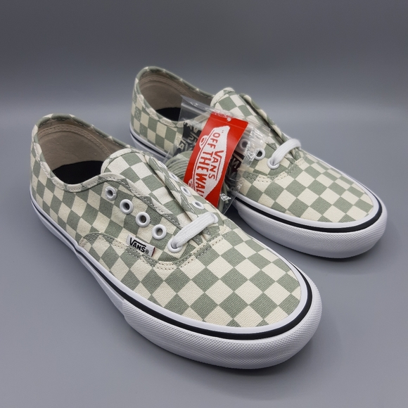 vans authentic checkerboard pro